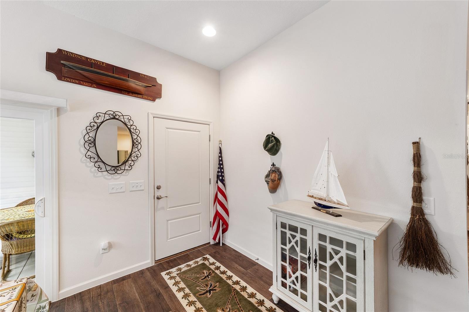 Image 7 of 32 For 972 Greg Terrace