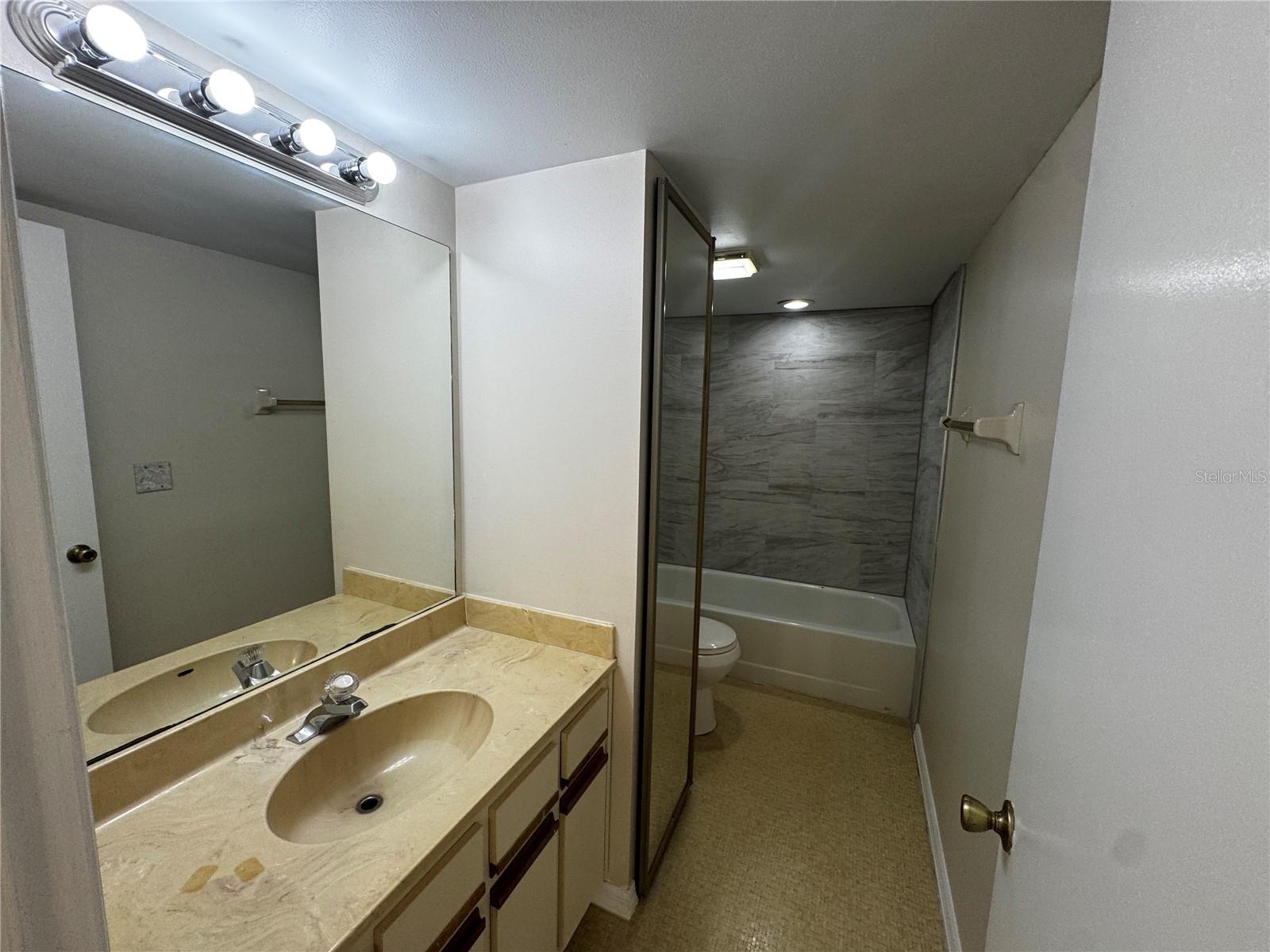 Image 15 of 17 For 2902 Ash Drive