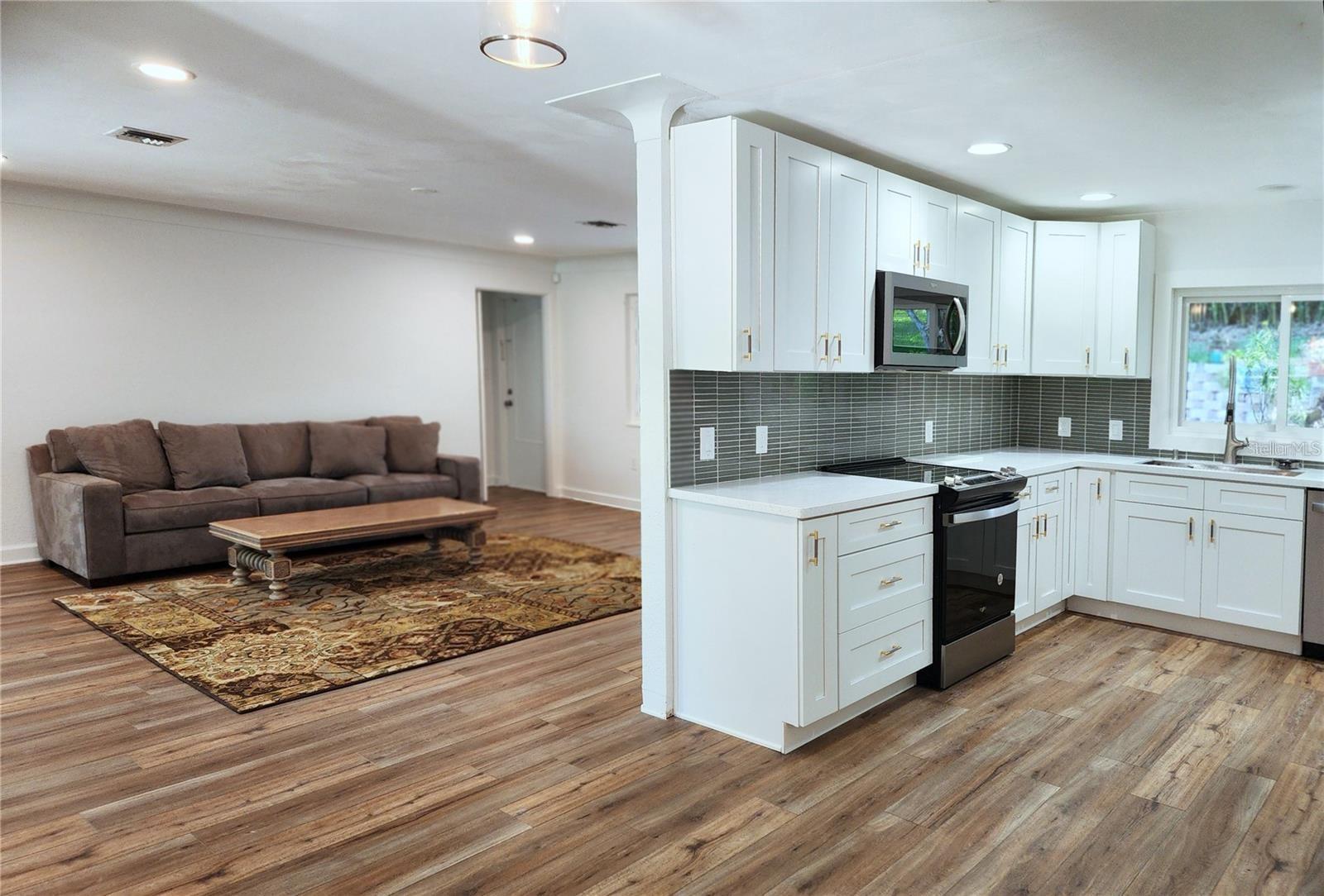 Image 4 of 17 For 1765 Hilltop Drive