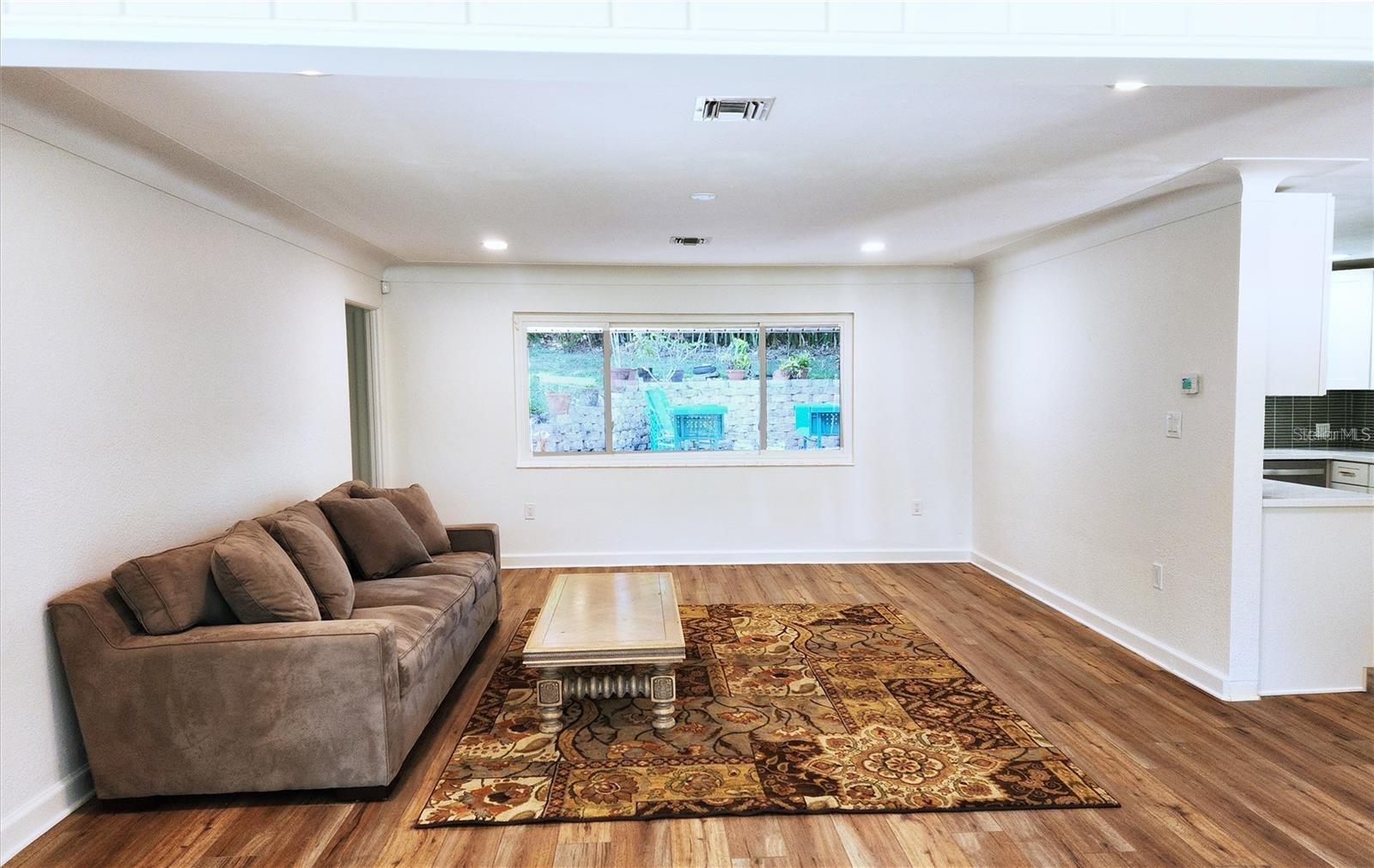 Image 5 of 17 For 1765 Hilltop Drive