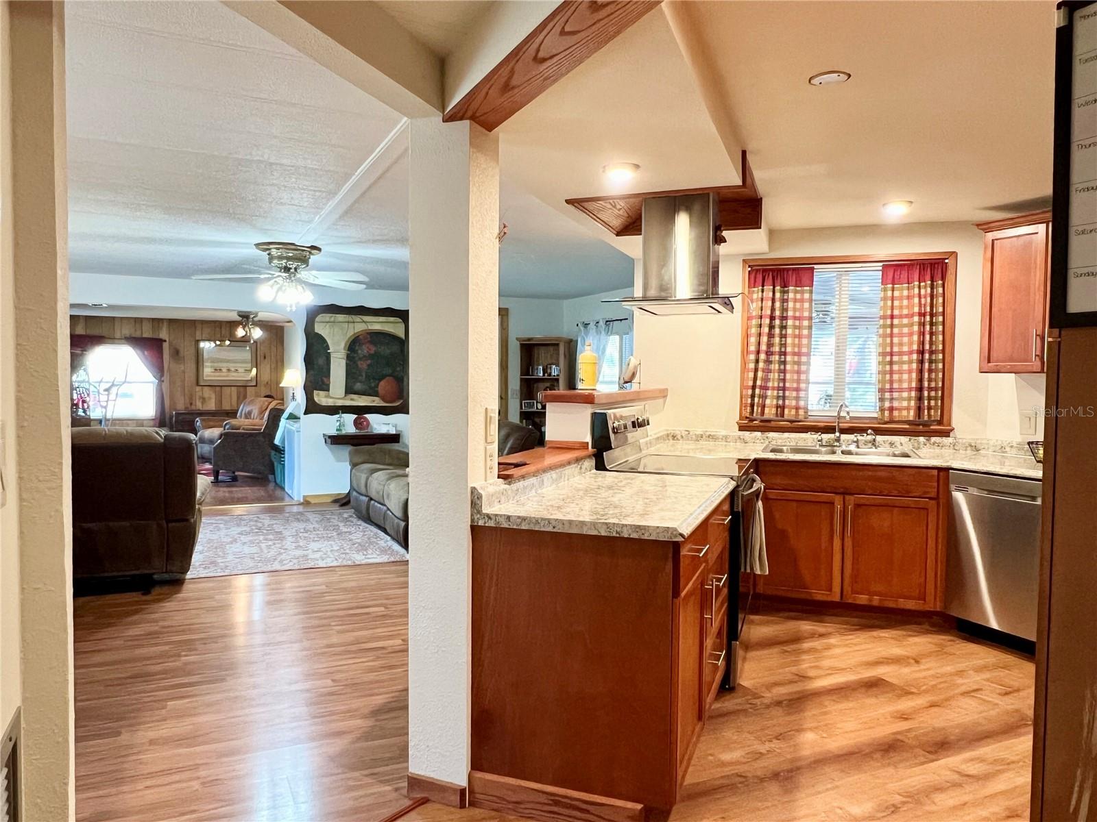 Image 20 of 57 For 2 Bobwhite Road