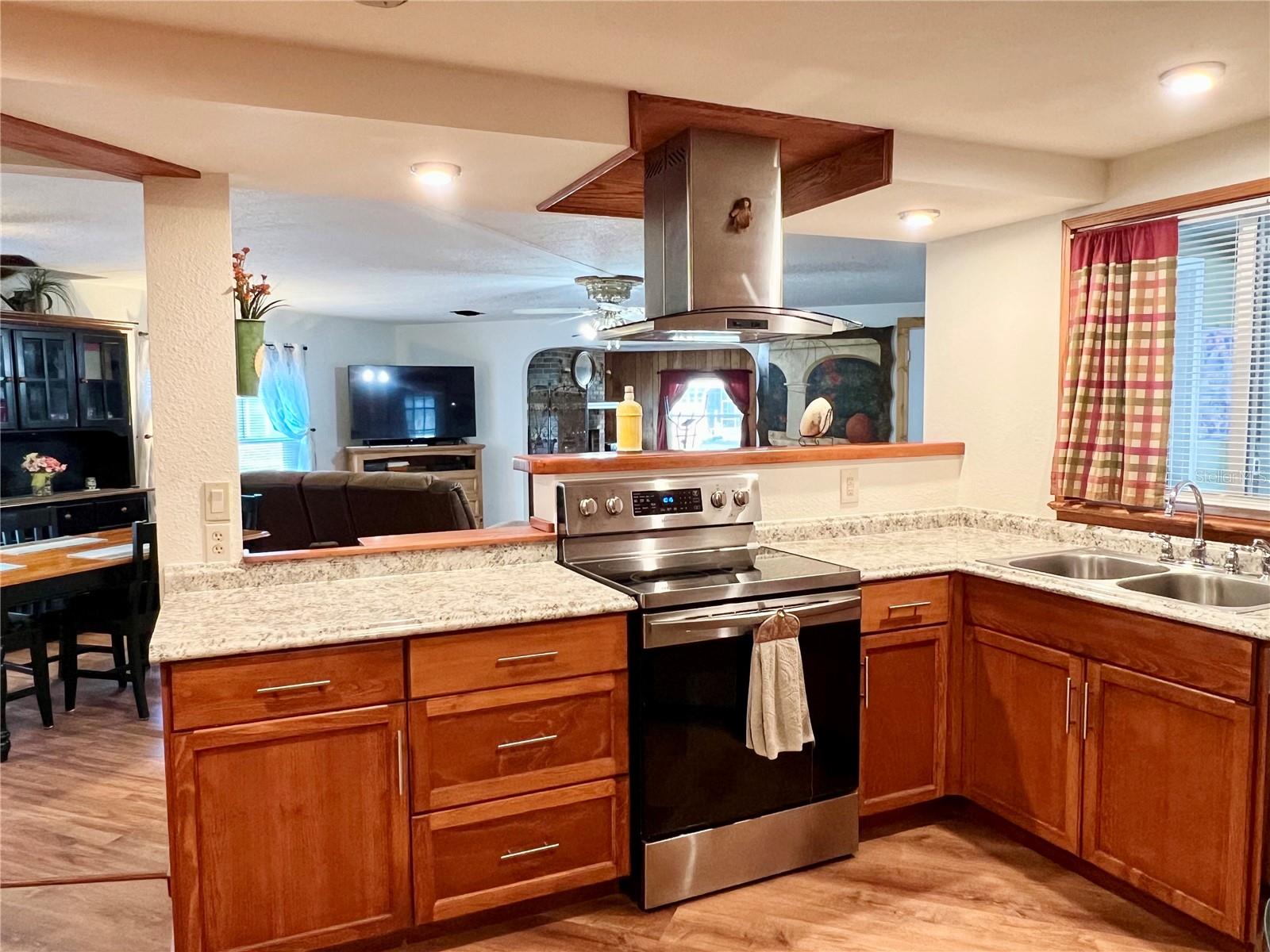 Image 21 of 57 For 2 Bobwhite Road