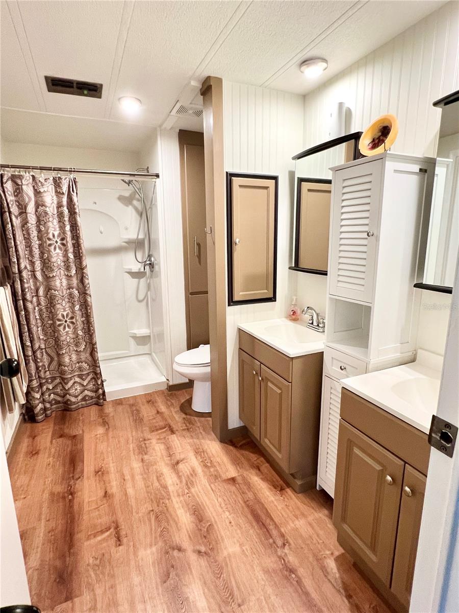 Image 32 of 57 For 2 Bobwhite Road