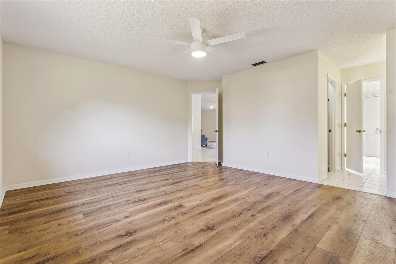 Image 18 of 34 For 17960 108th Court