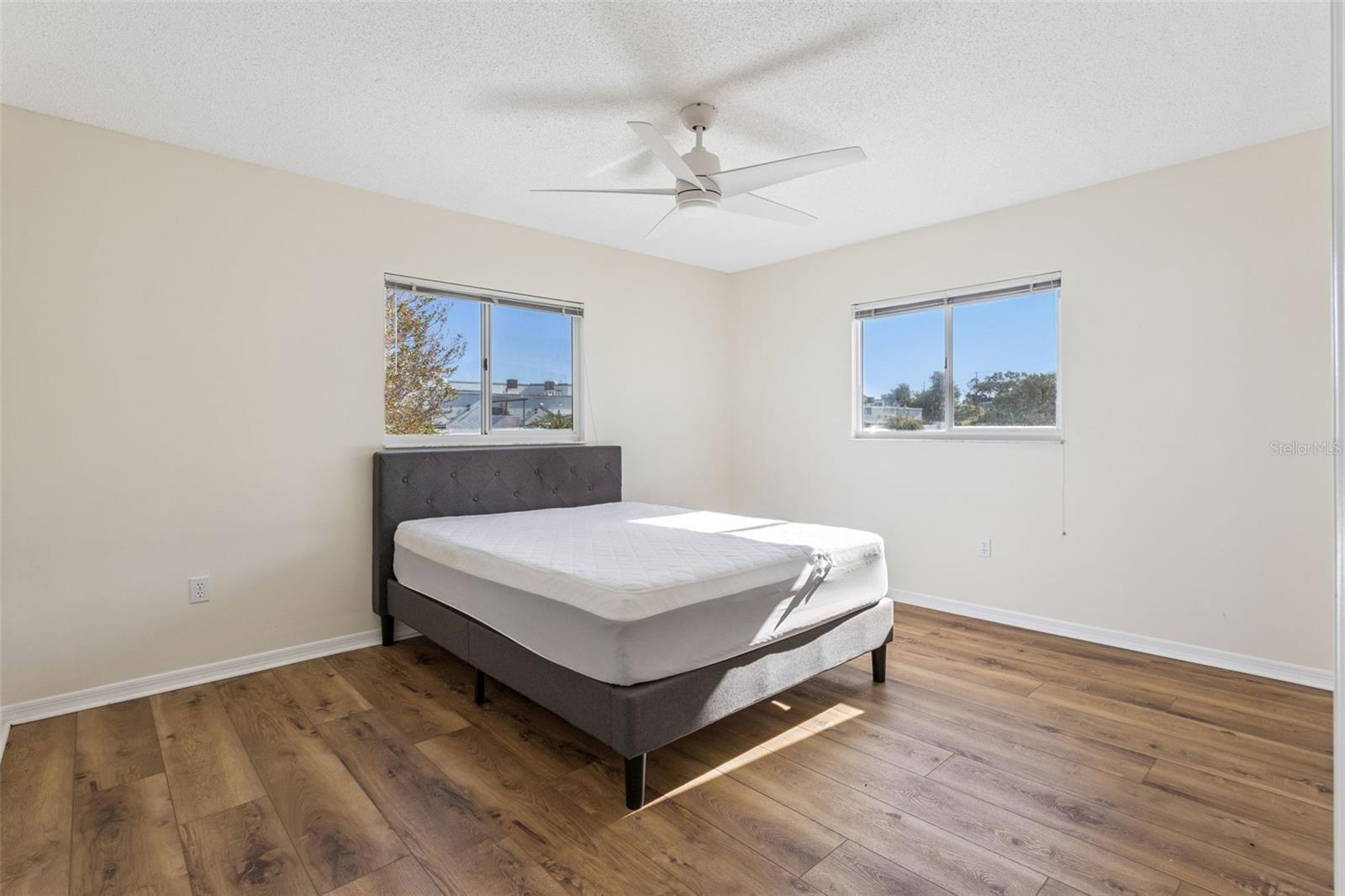 Image 20 of 34 For 17960 108th Court