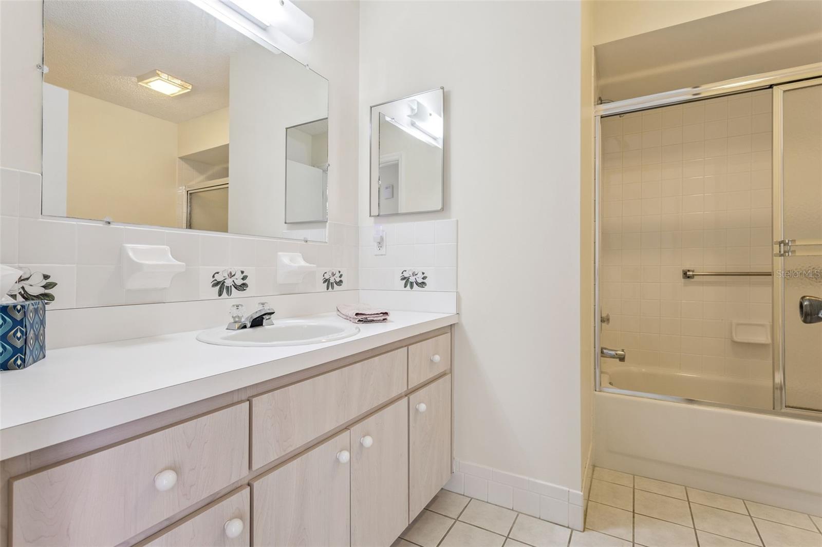 Image 21 of 34 For 17960 108th Court