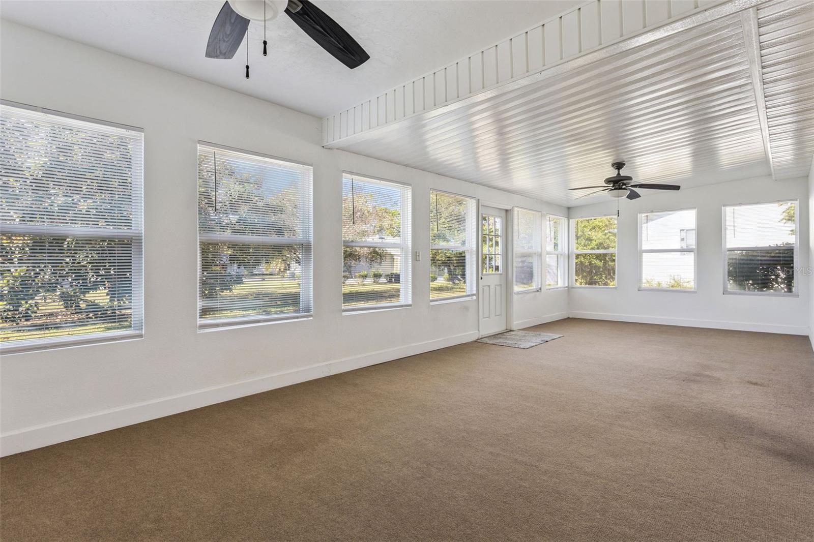 Image 22 of 34 For 17960 108th Court