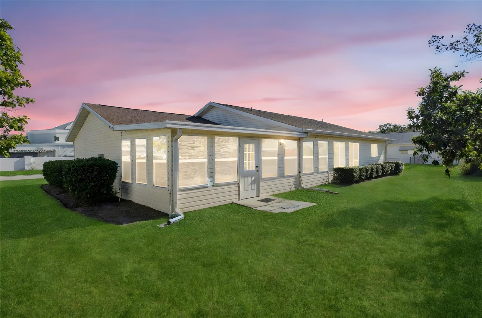 Image 24 of 34 For 17960 108th Court