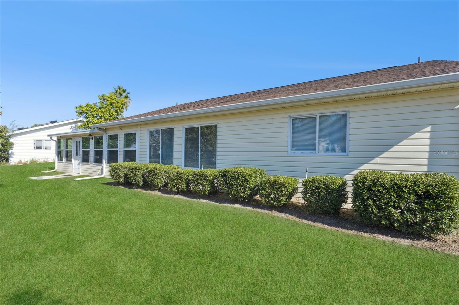 Image 25 of 34 For 17960 108th Court