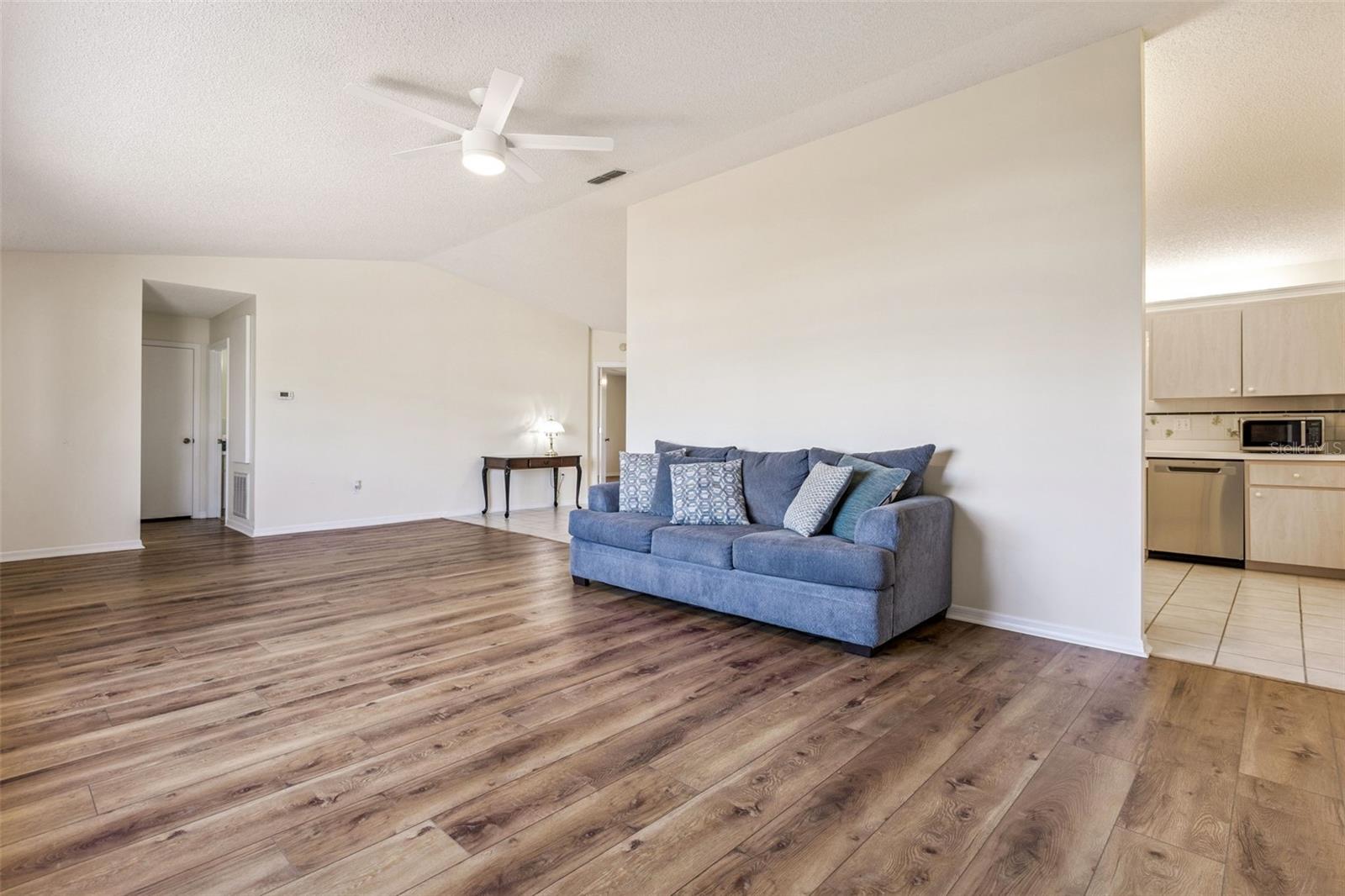 Image 7 of 34 For 17960 108th Court