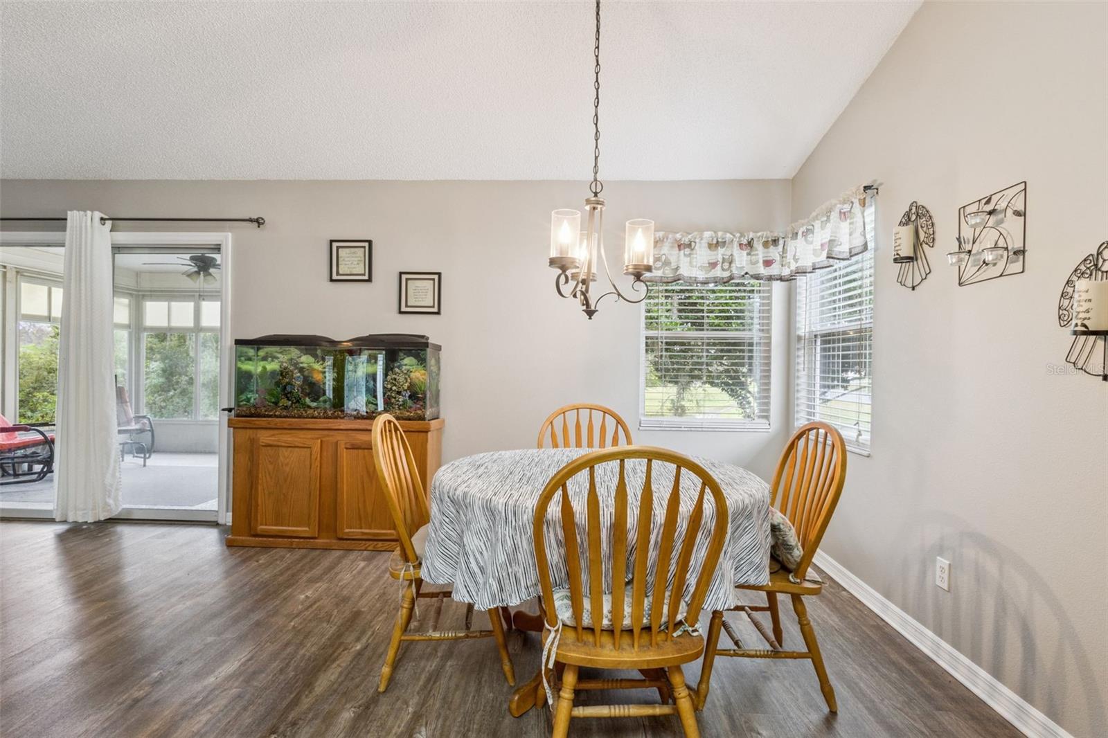 Image 11 of 73 For 26320 Evert Street