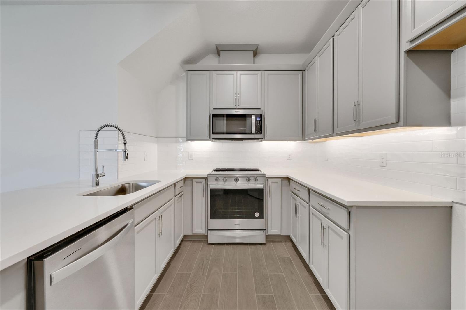 Image 38 of 51 For 9313 Gulf Haven Drive