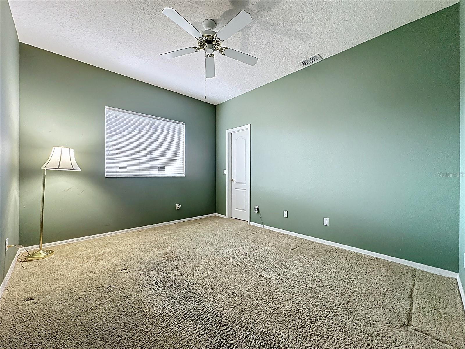 Image 39 of 82 For 2535 New Castle Court