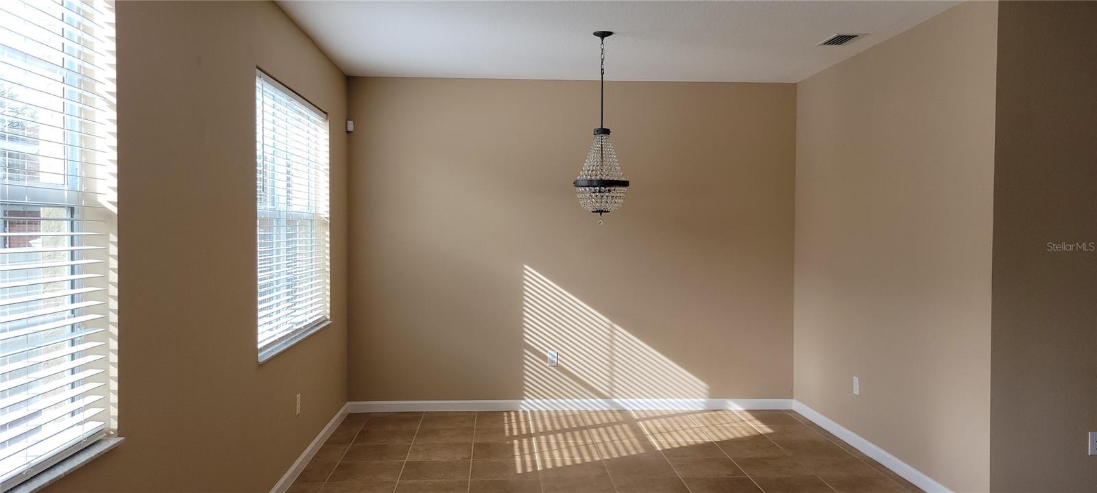 Image 11 of 33 For 16084 Shasta Street