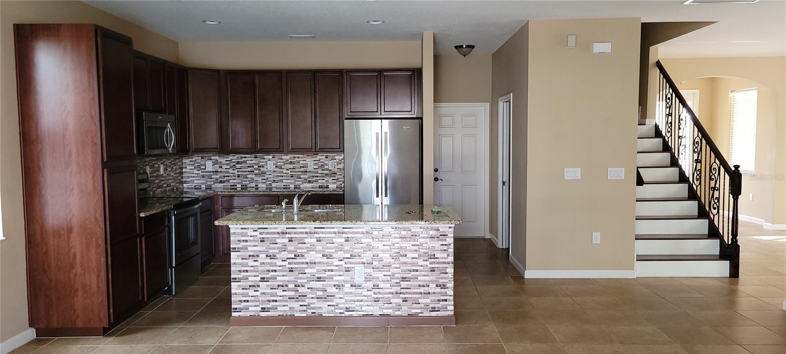 Image 13 of 33 For 16084 Shasta Street