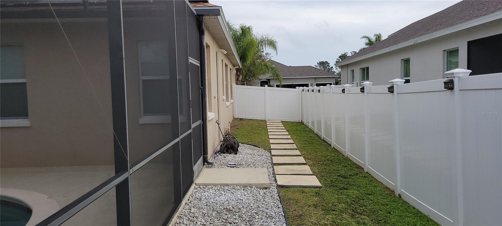 Image 29 of 33 For 16084 Shasta Street