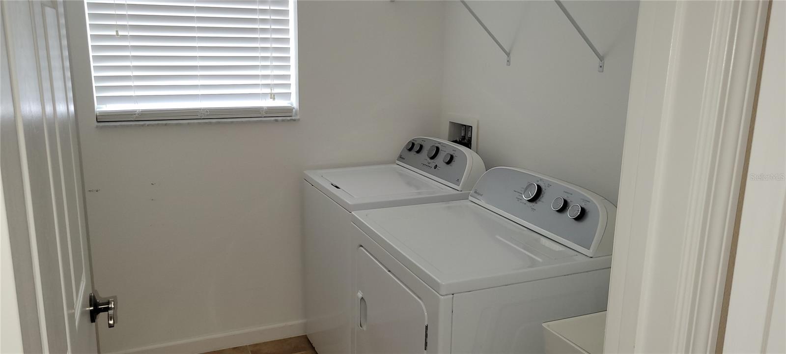 Image 31 of 33 For 16084 Shasta Street