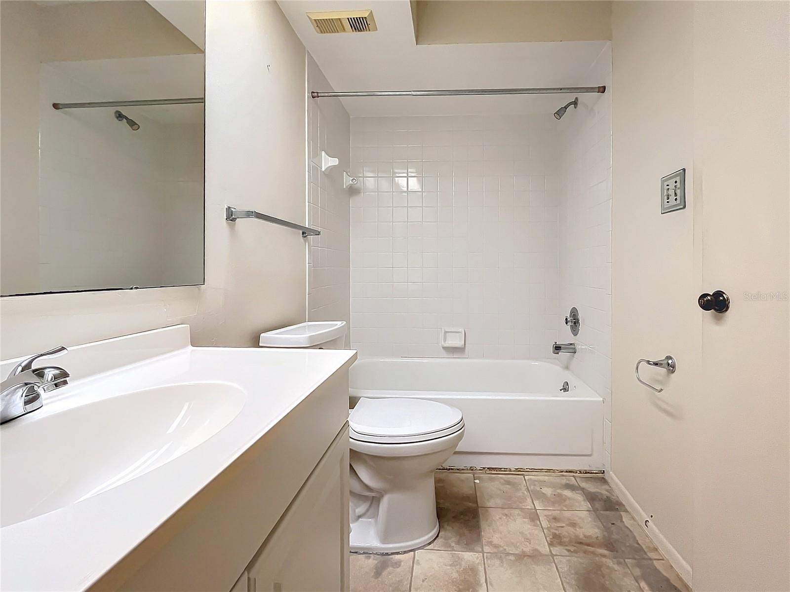 Image 30 of 45 For 2587 Countryside Boulevard 6111