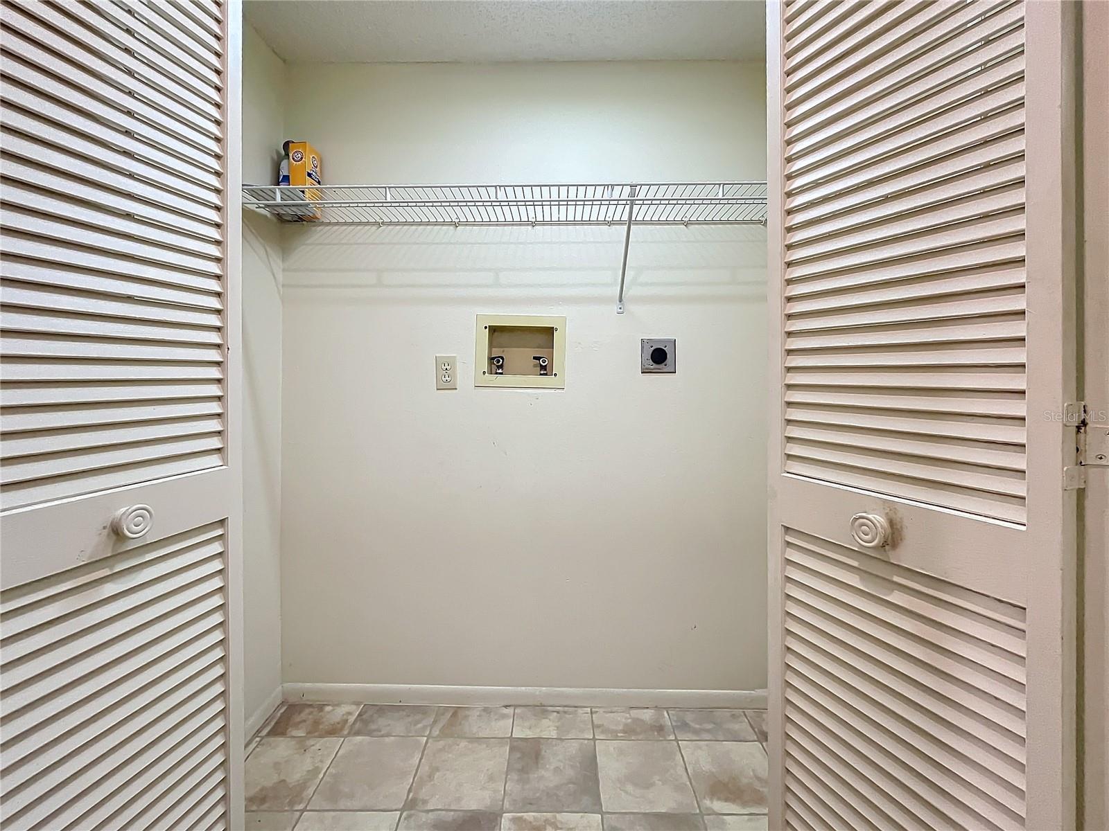 Image 33 of 45 For 2587 Countryside Boulevard 6111