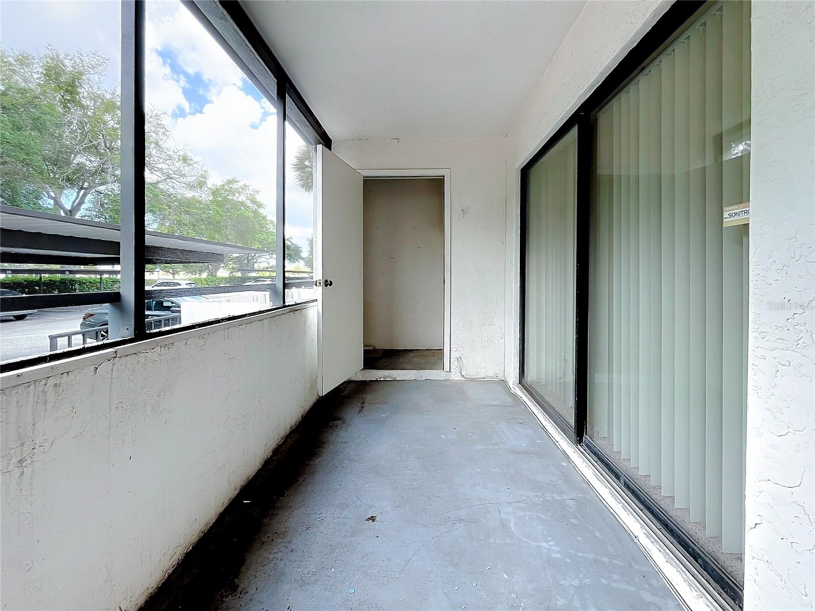 Image 35 of 45 For 2587 Countryside Boulevard 6111