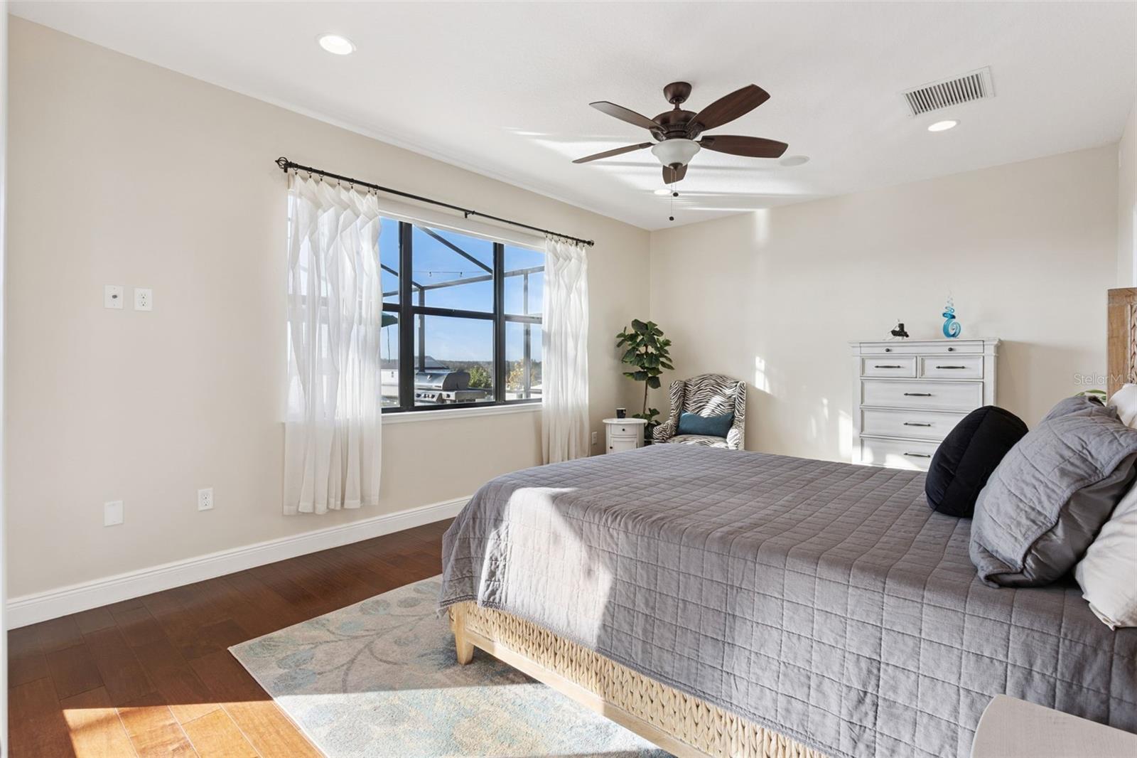 Image 15 of 47 For 9807 Royal Vista Avenue