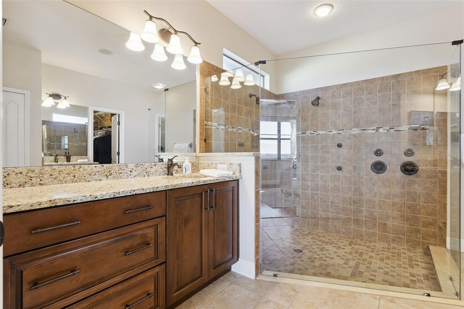 Image 16 of 47 For 9807 Royal Vista Avenue