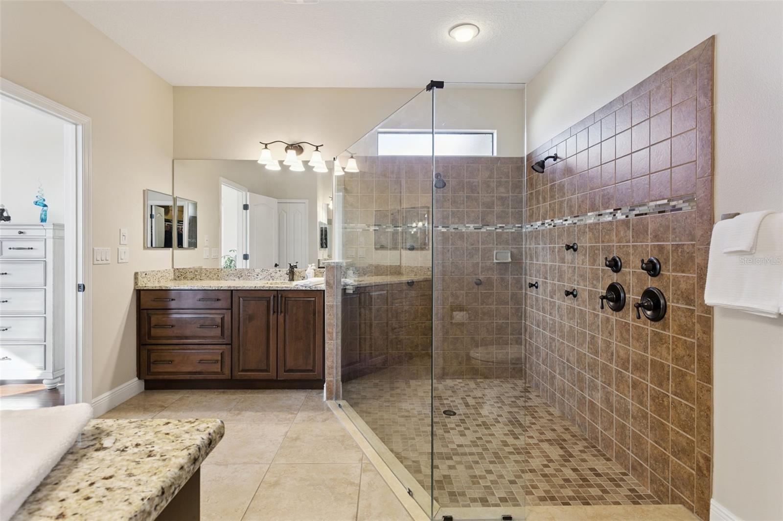 Image 17 of 47 For 9807 Royal Vista Avenue