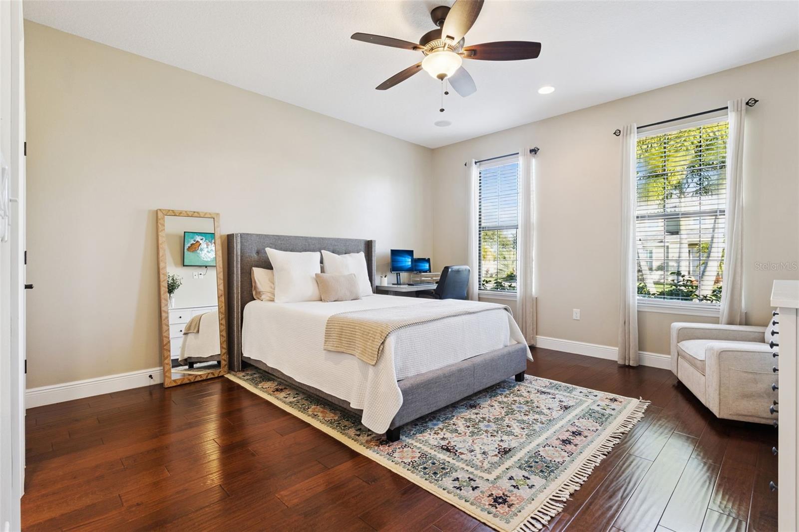 Image 19 of 47 For 9807 Royal Vista Avenue