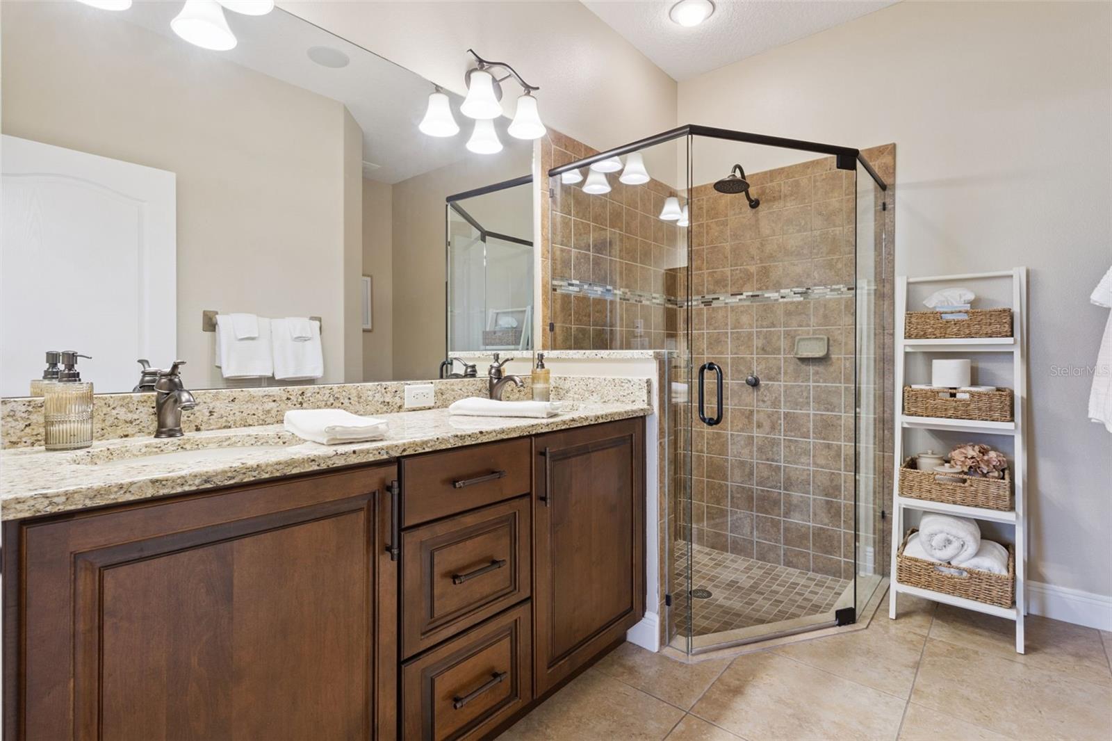 Image 21 of 47 For 9807 Royal Vista Avenue