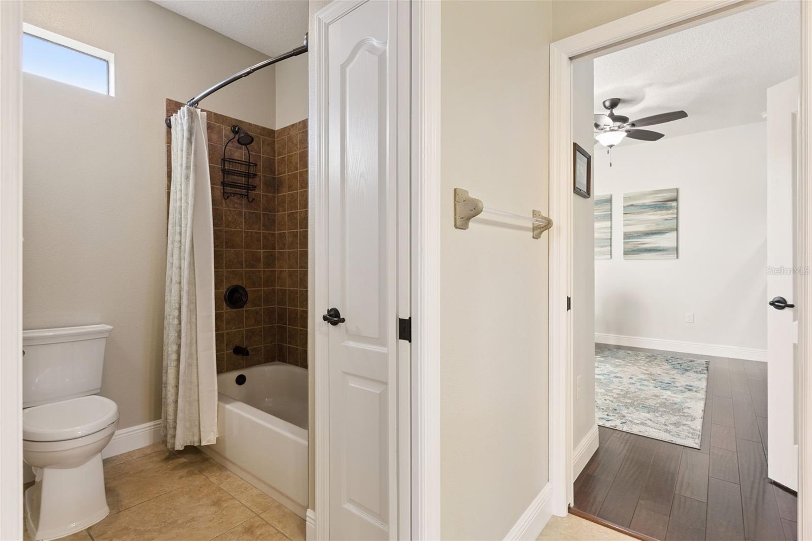 Image 24 of 47 For 9807 Royal Vista Avenue