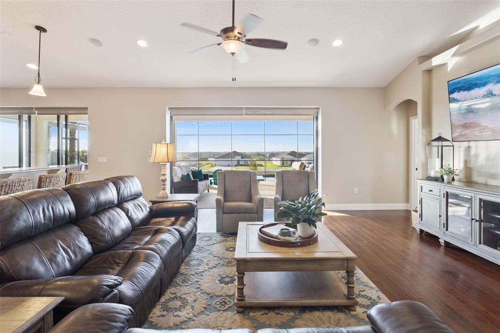 Image 4 of 47 For 9807 Royal Vista Avenue