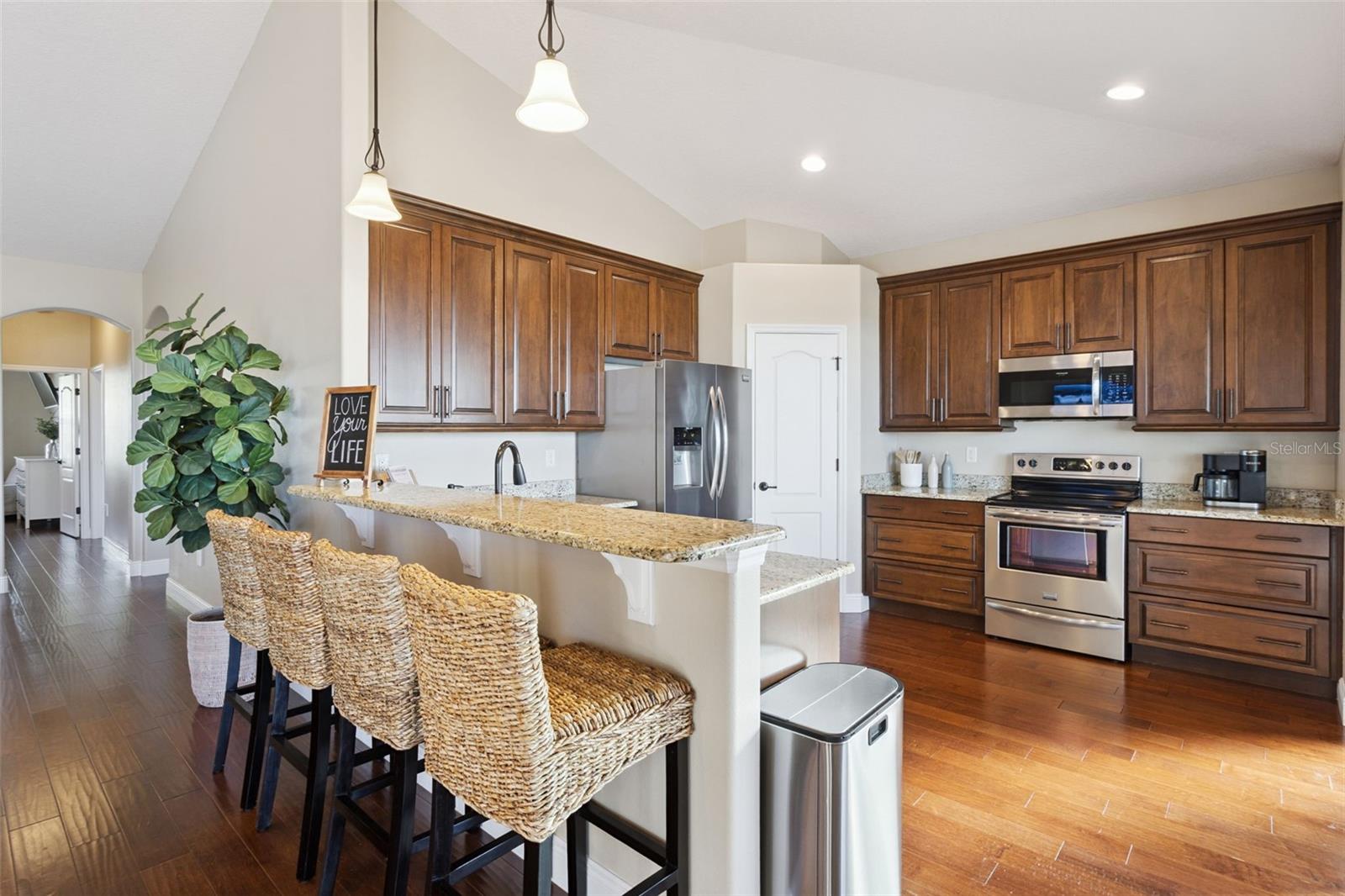 Image 9 of 47 For 9807 Royal Vista Avenue