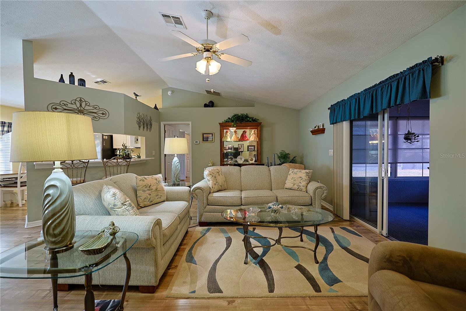 Image 10 of 39 For 8783 156 Place