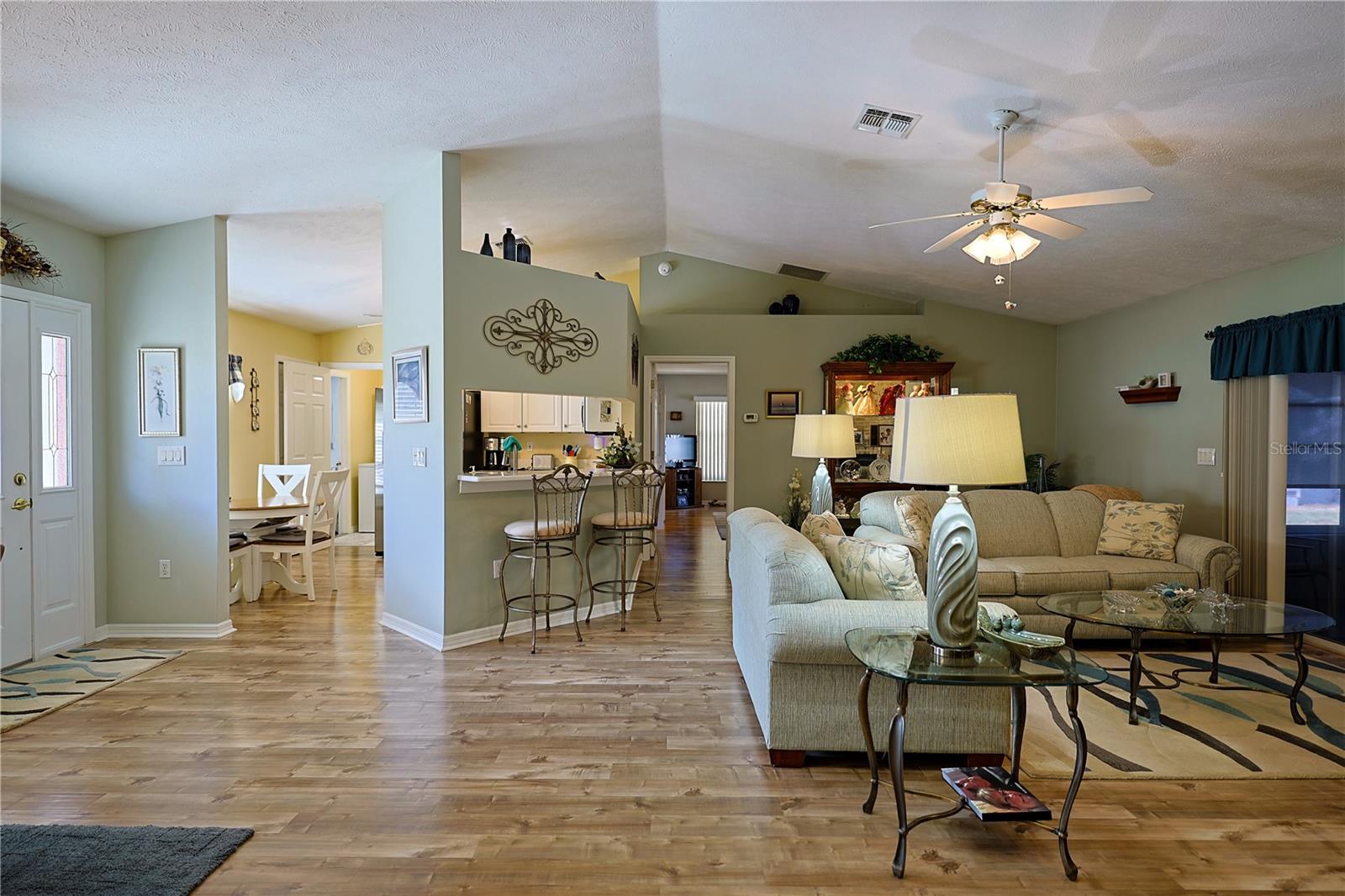 Image 11 of 39 For 8783 156 Place