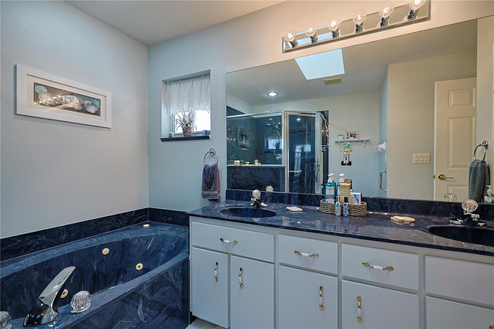 Image 21 of 39 For 8783 156 Place