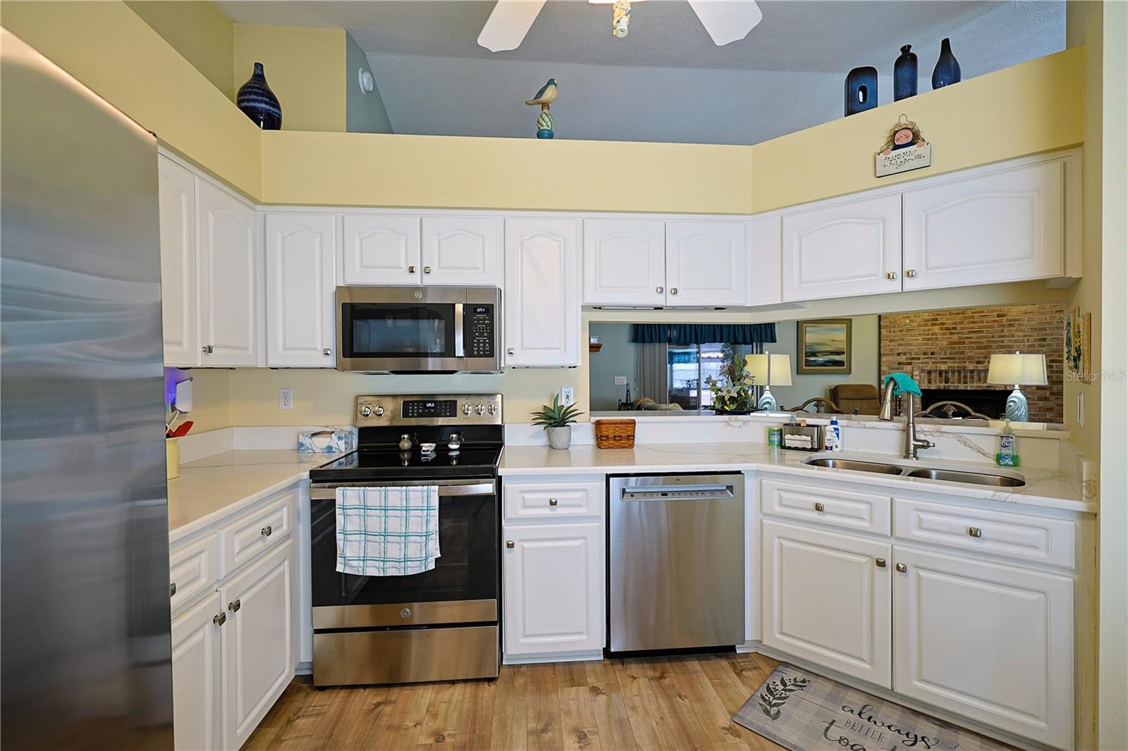 Image 6 of 39 For 8783 156 Place