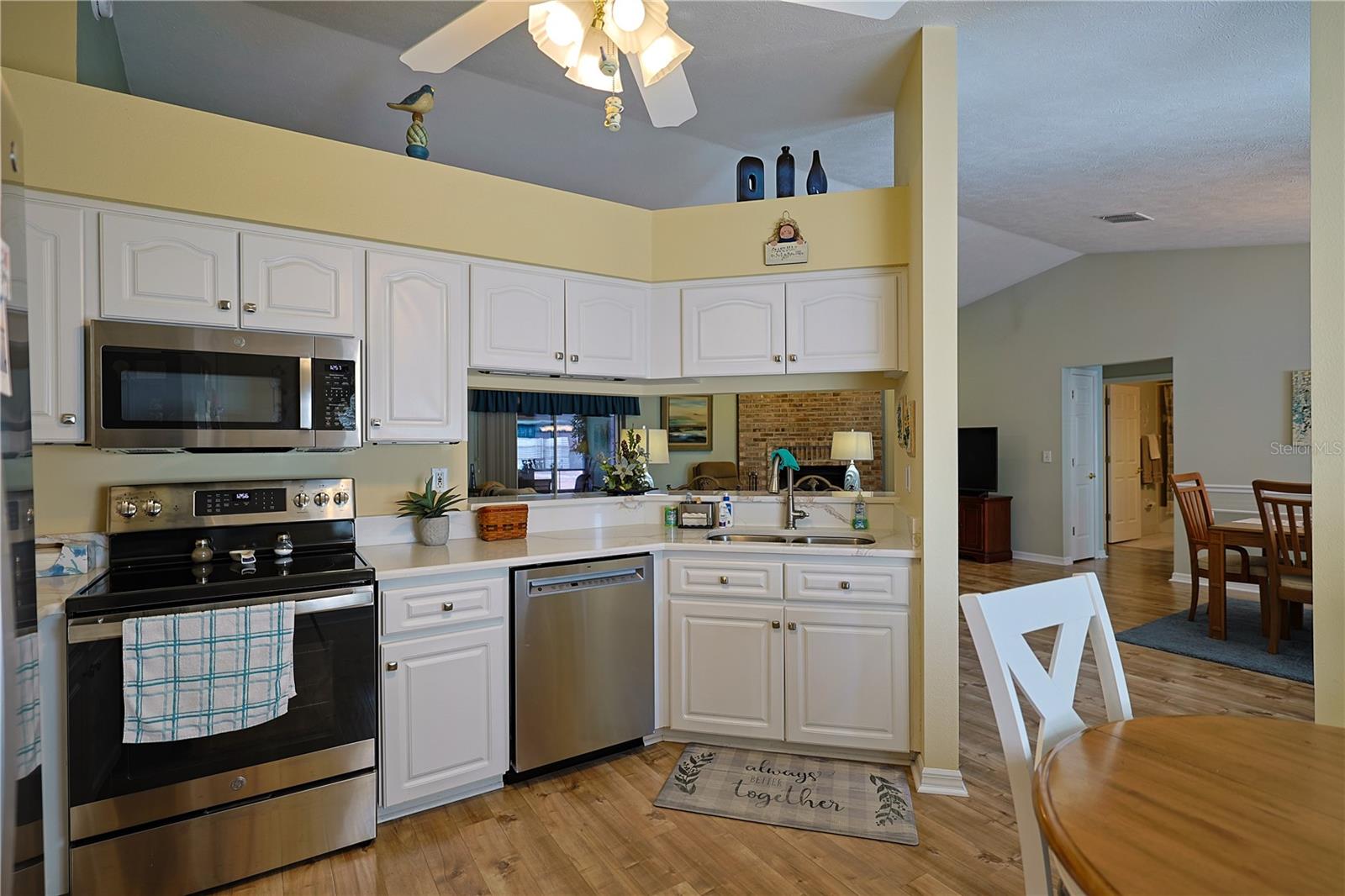 Image 9 of 39 For 8783 156 Place