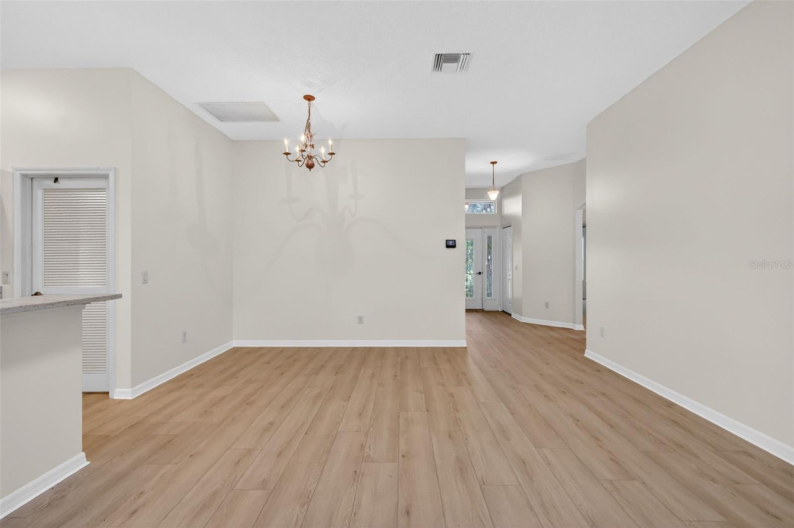 Listing photo id 10 for 17035 94th Berrien Court