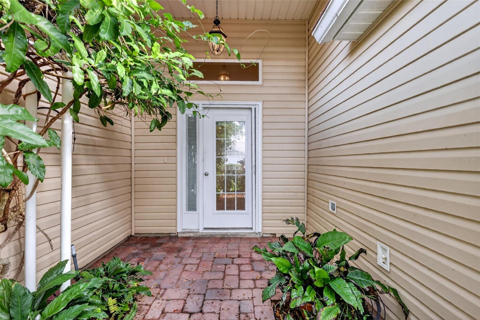 Listing photo id 0 for 17035 94th Berrien Court