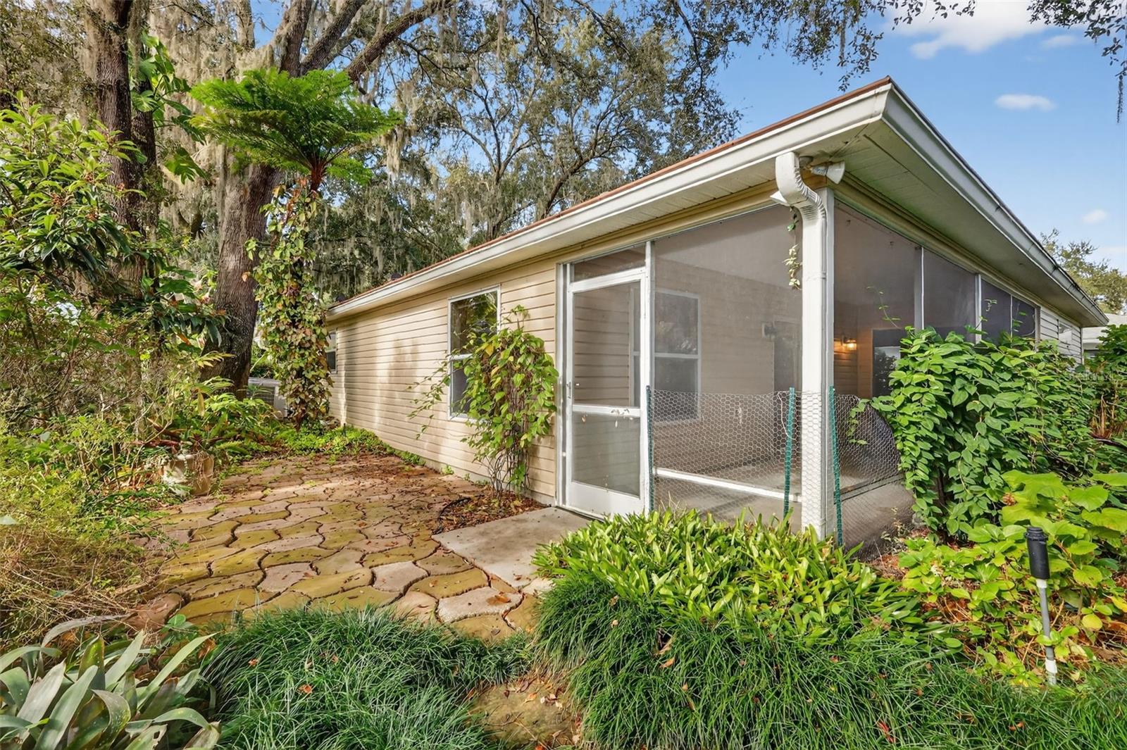 Listing photo id 31 for 17035 94th Berrien Court