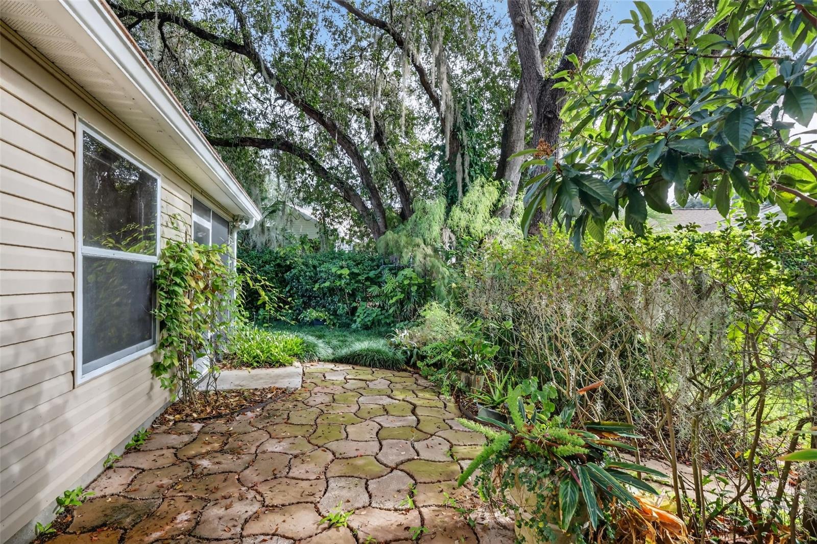 Listing photo id 32 for 17035 94th Berrien Court