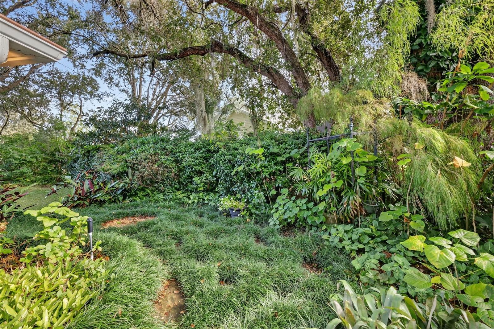 Listing photo id 34 for 17035 94th Berrien Court