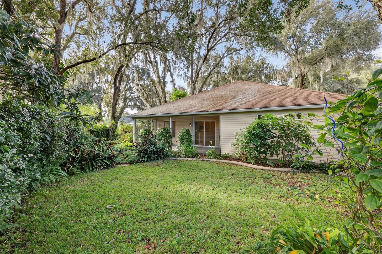 Listing photo id 38 for 17035 94th Berrien Court