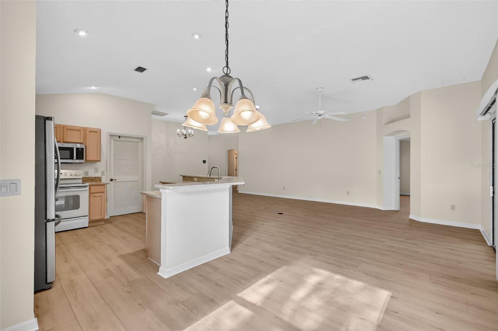 Listing photo id 7 for 17035 94th Berrien Court