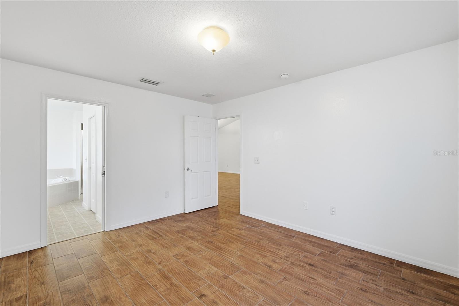 Image 16 of 25 For 4650 Abaco Drive