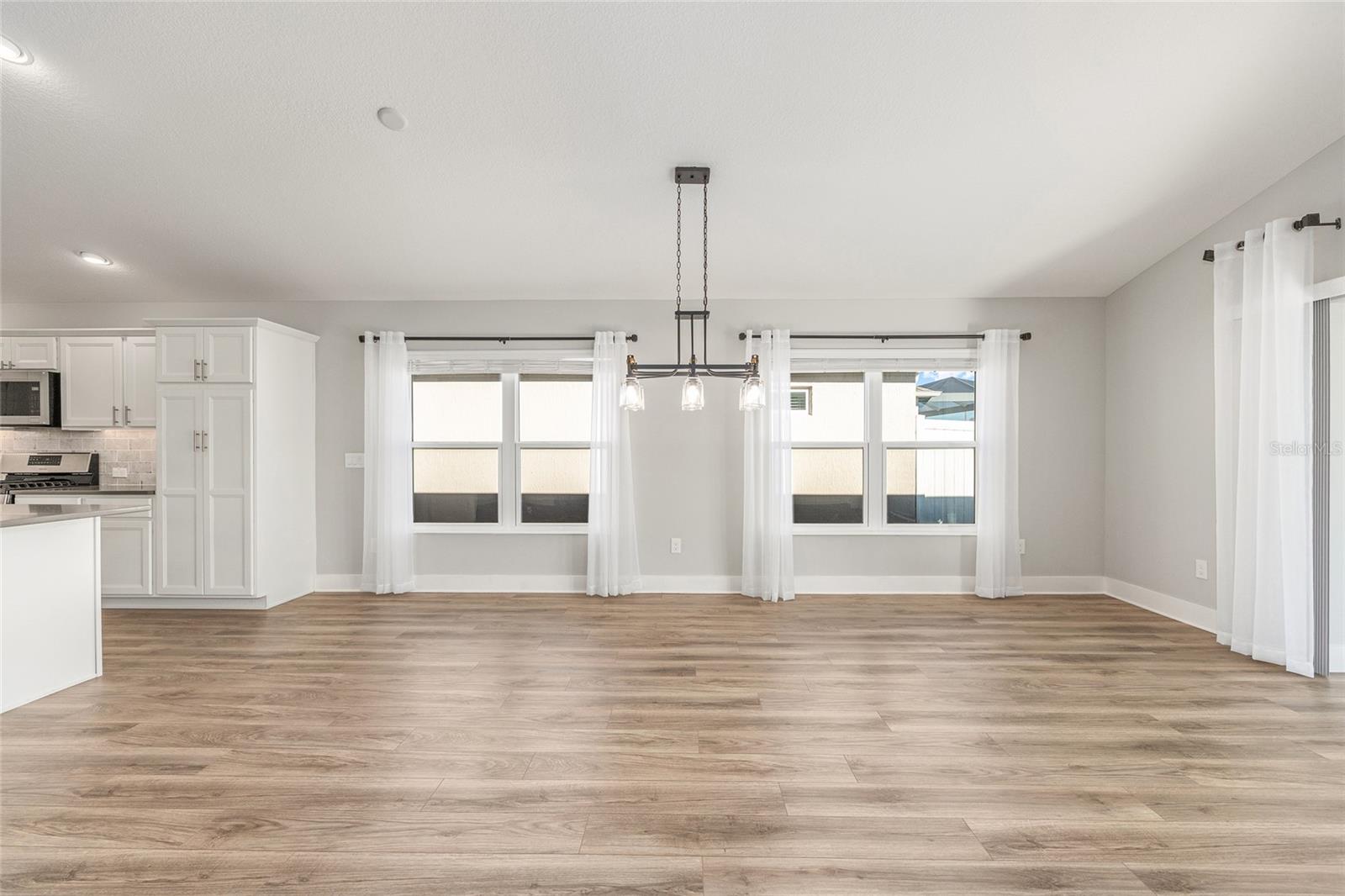 Image 12 of 42 For 5631 Fernandes Court