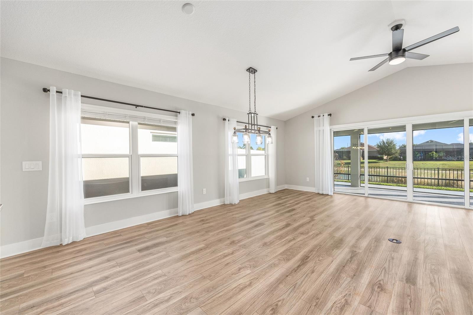 Image 13 of 42 For 5631 Fernandes Court