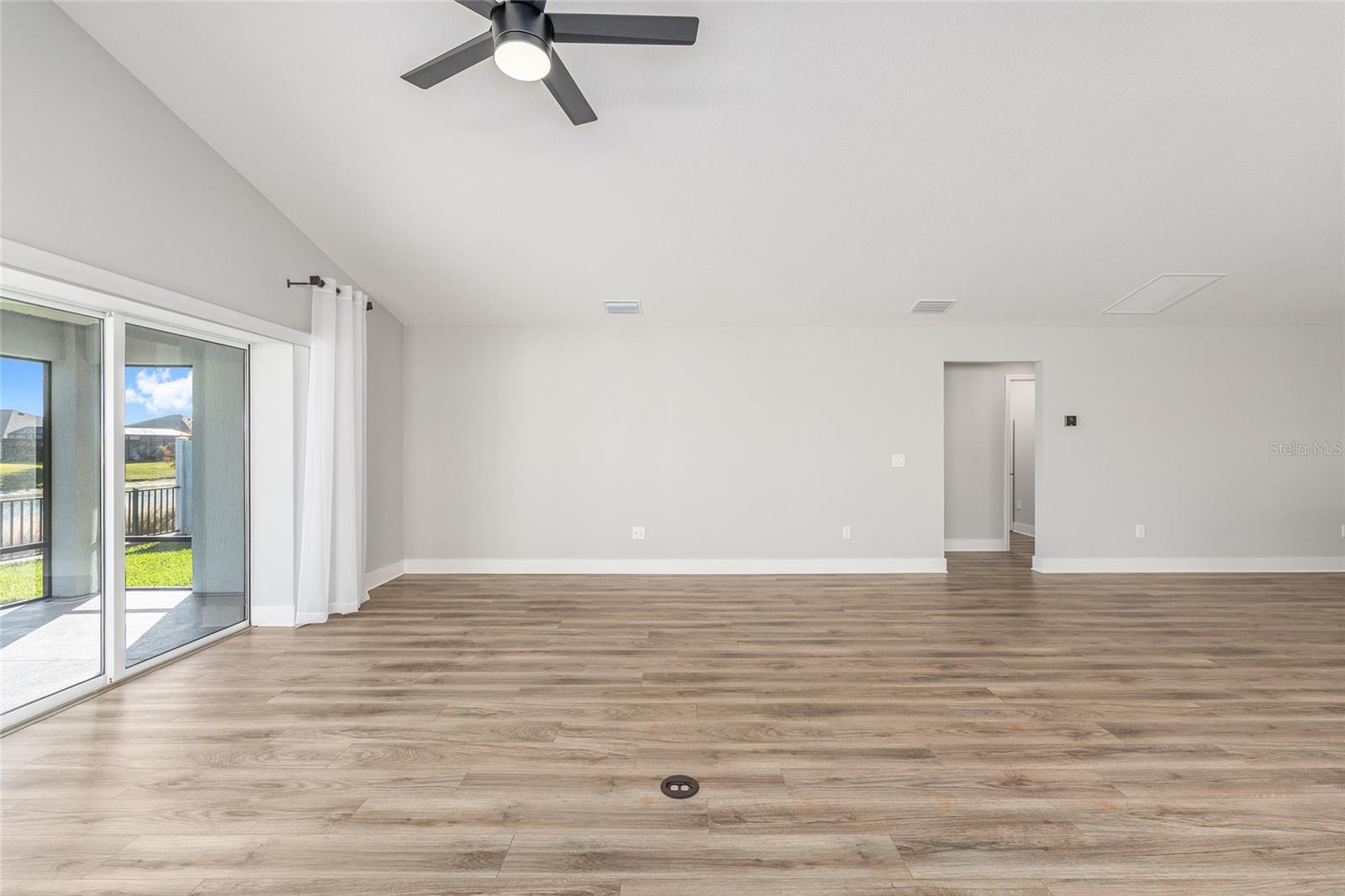 Image 20 of 42 For 5631 Fernandes Court