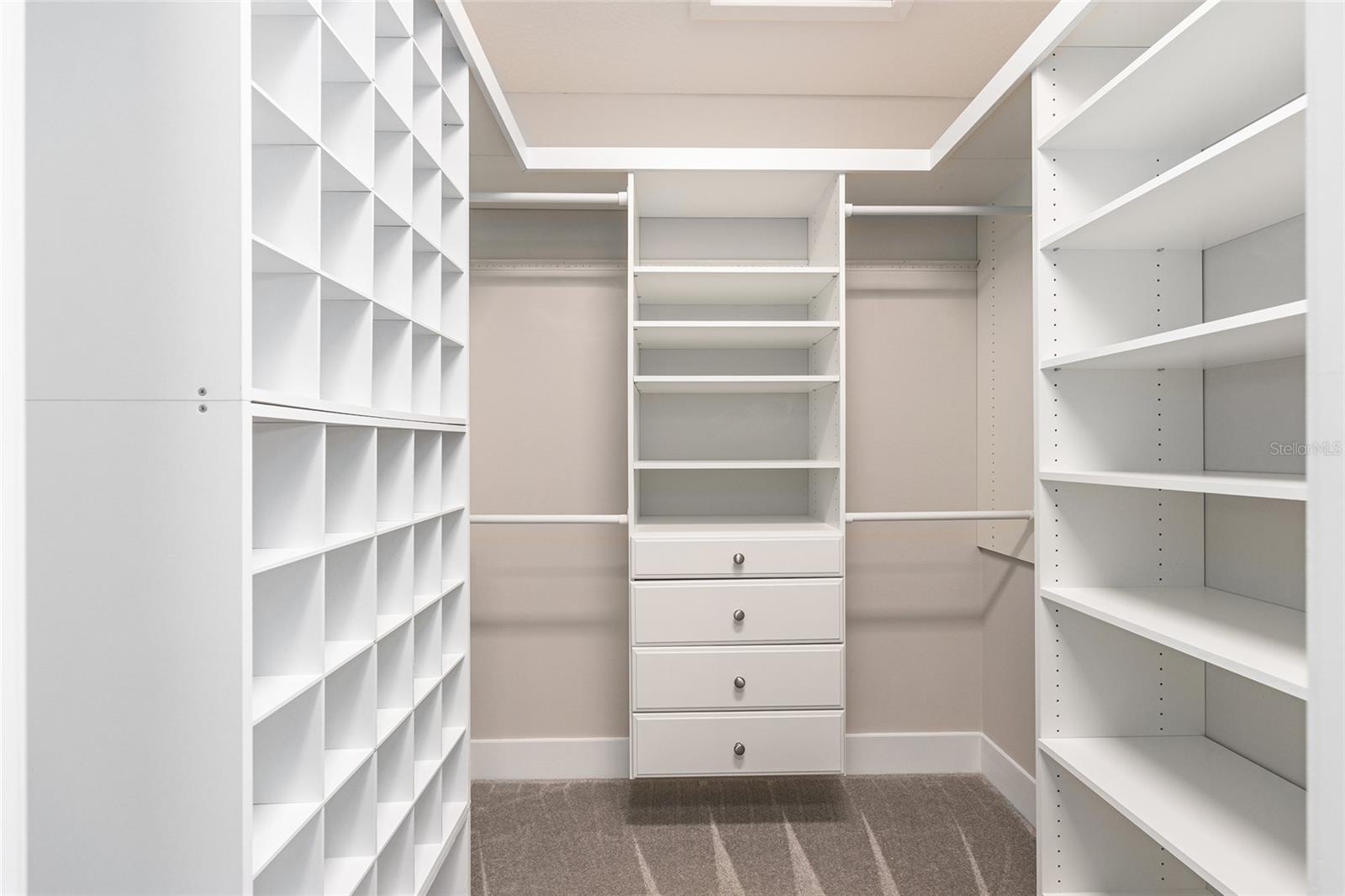 Image 25 of 42 For 5631 Fernandes Court