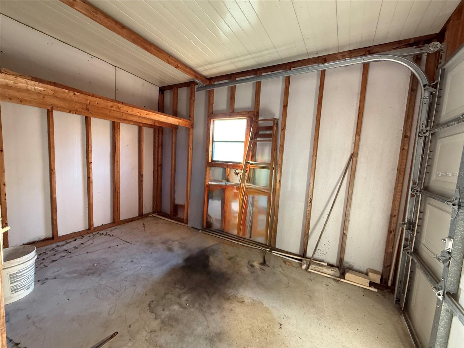 Image 18 of 29 For 108 Winterberry Avenue